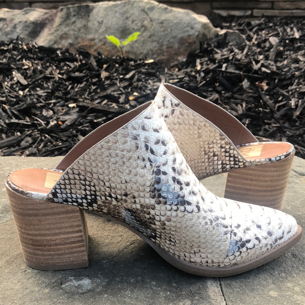 DV by Dolce Vita Snake Print Mules with Block Heel. Excellent condition. Size 6 - Picture 11 of 11